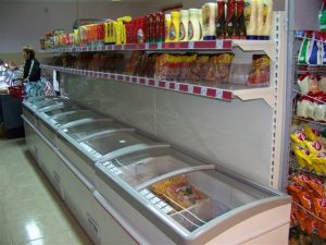 Polcos fali felépítmény mirelithűtőhöz